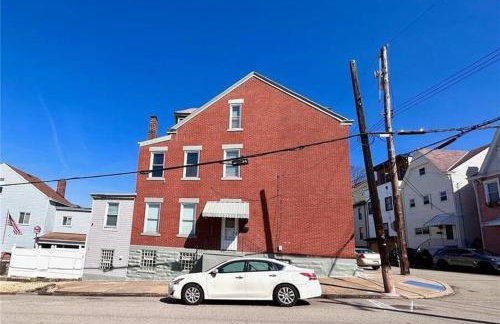 ENTIRE Big Home Close To Events - 2 Family Rooms - Kid Friendly - Private Patio & Firepit - Foto 7