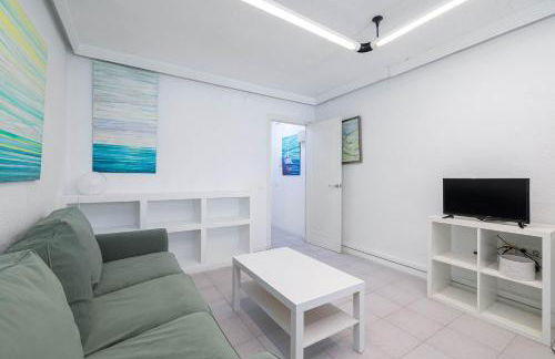 Charming 1 BR apartment with Seaview and Pool - Photo 11