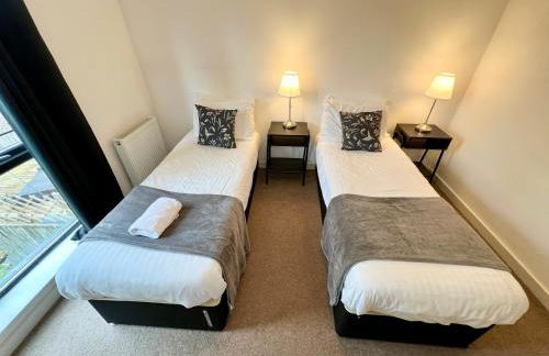 Spacious 5 bed townhouse Manchester, Salford Qauys - Two Bedroom with Parking - Foto 16