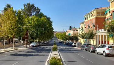 NO FIESTAS, 5 DORMITORIOS Solo familias, parejas o trabajo PARKING Público Gratis a 300m - Foto 4