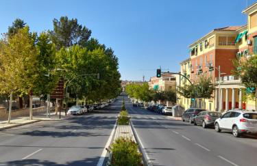 NO FIESTAS, 5 DORMITORIOS Solo familias, parejas o trabajo PARKING Público Gratis a 300m - Foto 4