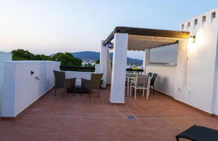 Penthouse for 4 Rooftop Terrace & Communal Pools - Photo 56