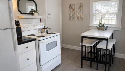 Beautiful Bungalow Next to UNC - Free Cruiser Bikes! - Foto 5