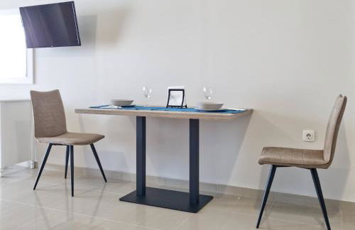 Epipleon Luxury Suites -102- Δωμάτιο 45τμ με βεράντα 35τμ μπροστά στη θάλασσα - Foto 8