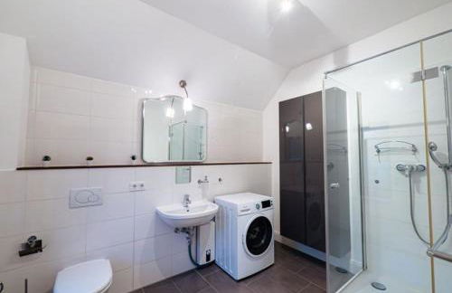 Große Monteurwohnung in Villa – 4 Zimmer, WLAN, TV, Küche – Ahrensburg Nähe Hamburg - OD06b - Foto 12