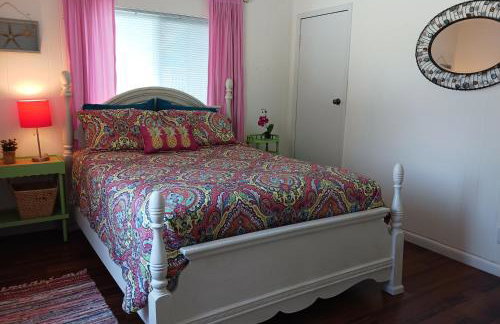 Dog Friendly-Short Walk to Beach-Canal Front-Screened Porch-Peaceful - Foto 28