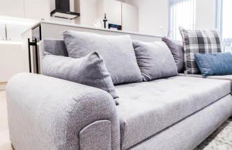 The Abbey Apartment - 1BR Apt with Dedicated Workspace, Fast Wifi & Stylish Kitchen Island & Free Secure Underground Parking - Foto 75