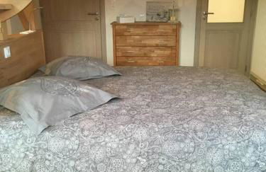 Gîte La Tour des Remparts Pool & Jacuzzi - Foto 3