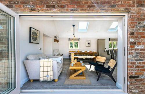 Fairvale House - Photo 19