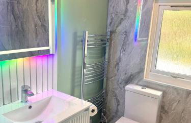 Snowdrop 13-Hot Tub-Woodlandlodges-Carmarthenshire - Foto 3