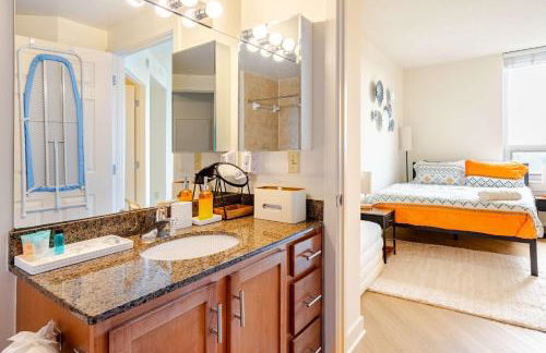 Downtown Silver Spring 2BR Skyline Balcony Suite Walkable to DC Metro LuxePad - Foto 22