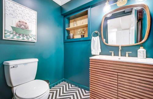 Luxury Mountain Retreat - 4 King Suites & Hot Tub - Photo 25