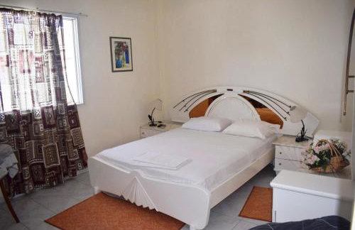 Miloi Rooms and Apartments - Photo 10