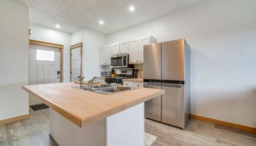 4 Mi to Lake Golf-View Erie Condo with Porch - Foto 5