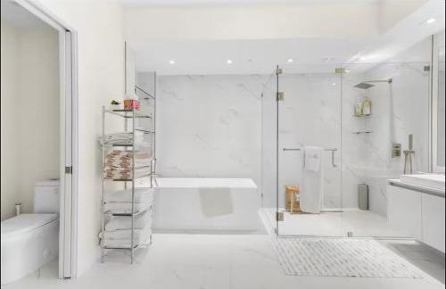 2BR 2BA Luxury Condo Beachfront at Wellness Resort Amrit - Foto 26