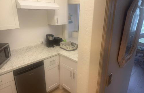 TROPICAL Palm Beach NEW SUITE 3 Beds 2 BEDRS &2BATHROOMS ENSUITE BEACH 5 MINOutdoorPOOL Garden - Photo 54