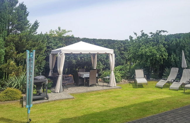 Large, Comfortable Holiday Villa, Private Garden - Photo 27