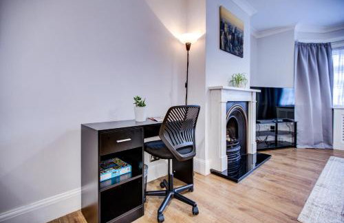 Spacious 4-Bed House in Welling - Free parking - Photo 16