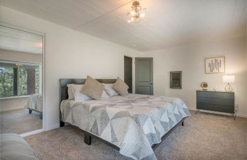 Forest Escape - Situated on the quiet side of the lake, nicely decorated contemporary cabin! - Foto 18