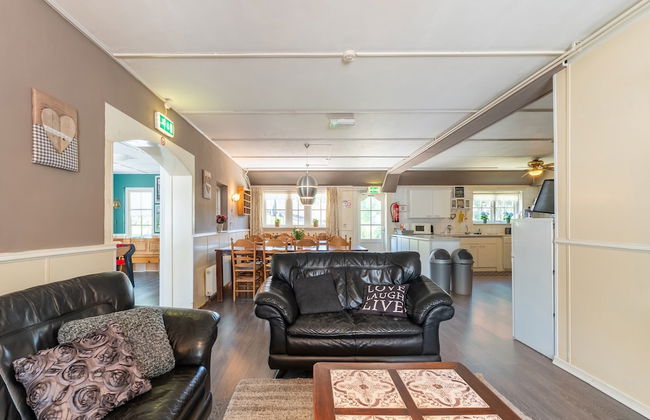 Attractive Farmhouse in Giethoorn With Garden - Photo 37