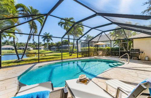 Lazy days and lake views. Beautiful Naples pool home - Foto 1