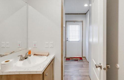 2 Mi to Lake Marion! Pet-Friendly Home with Yard - Foto 19