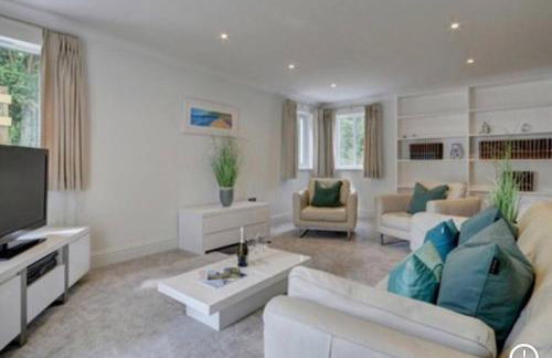 Priory House; sleeps 6-20 - Foto 19