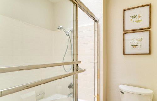 Water-View Home w/ Hot Tub in Lake Elsinore! - Foto 12