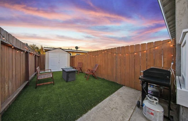 Trendy San Diego Home With Backyard and Firepit - Foto 12