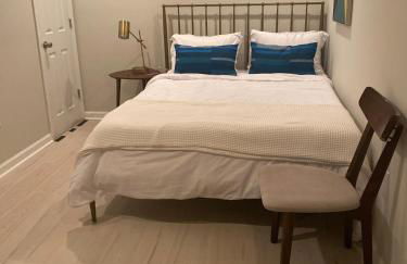 Cozy 2BR suite w Sauna - Foto 23