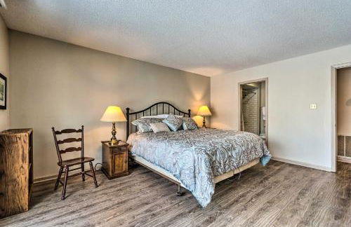 Single-Story Fairfield Bay Condo with Deck! - Foto 19