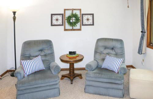 Fishermens Paradise with Fire Pit on Rice Lake! - Foto 5