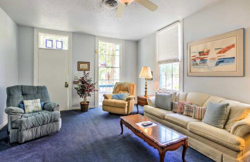 Less Than half Mi to Porretto Beach! Couples Retreat - Foto 3