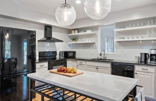 Emerald Cabin W/Hot tub, Firepit, Lake, Skiing - Foto 18