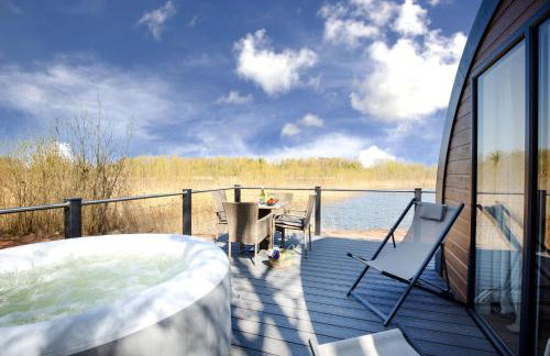 Stonelake Lodges - Birch Bank lakeside lodge with hot tub - Foto 10