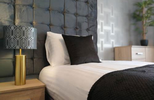 Sirius House - sleeps 7, driveway, garden - Photo 21