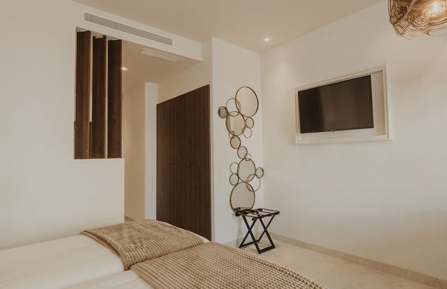 Comfy Studios Hotel - Photo 13