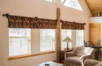 Twin Owls Lodge, Great for families Master bedroom, Loft, full kitchen, Dogs OK - Foto 11