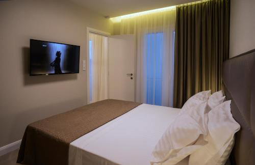 L-Suites - Photo 63