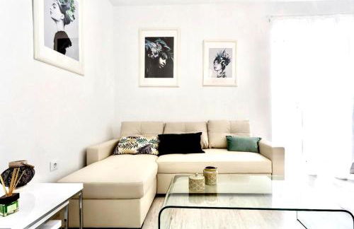 precioso piso en playa caleta - Foto 2