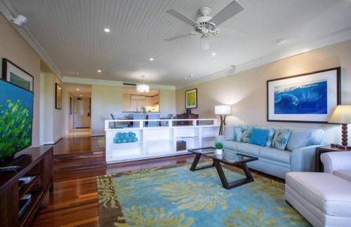 Glorious Beachfront High End Villa grass to sand - Photo 26