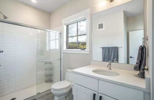 Cozy Downtown Condo with Jacuzzi 5 Min to Resort - Foto 25