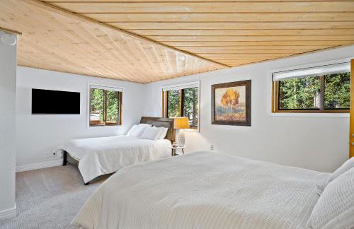 Nestled Inn Vacation Home Rental Evergreen - Trails, Views, Hot Tub, Skiing! - Foto 20