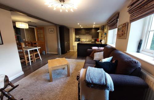 Old Brewery home with pool and gym access - Foto 2