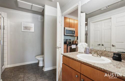 Charming and Spacious Apt in Austin with a Pool - Foto 14