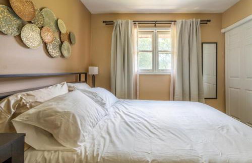 Entire Home on the water, 2 kayaks, Game room, Firepit, BBQ grill, Netflix WiFi - Foto 44