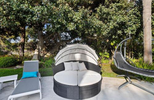 Oceanview Luxe Retreat with Rooftop - Foto 55