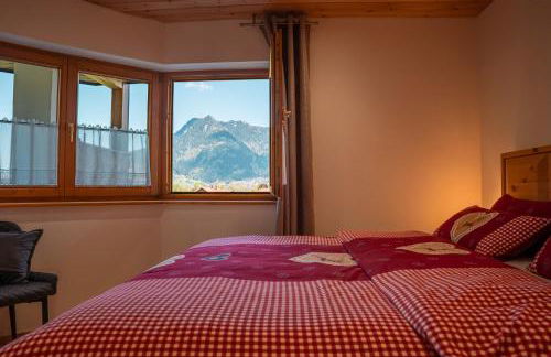 Luxus Chalet im Allgäu - Zirbenholz Schlafzimmer - Terrasse mit Bergblick - Infrarotkabine - Foto 37