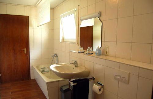 Ferienhaus - Vakantiehuis, Ferienwohnung, 100 qm, Rollmann, 54578 Nohn, Eifel- Nürburgring - Foto 7