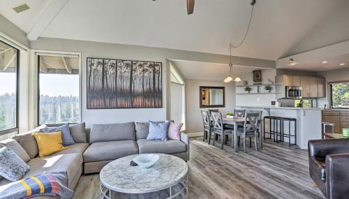 Hiking Trail and Hot Tub Access Bend Condo with Deck - Foto 5